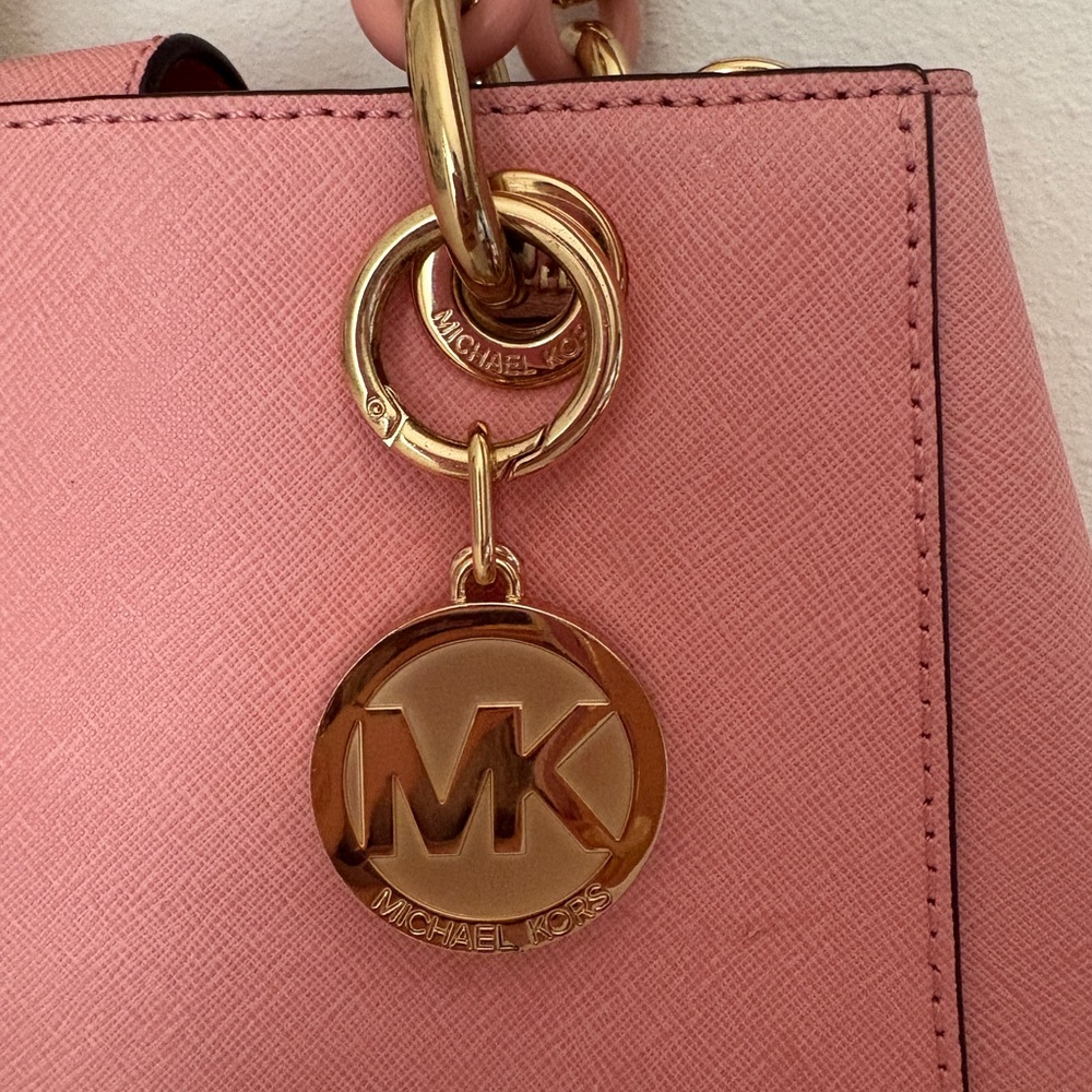 LIKE NEW- Michael Kors Pink Shoulder Bag with Gold Accents - Picture 2 of 12